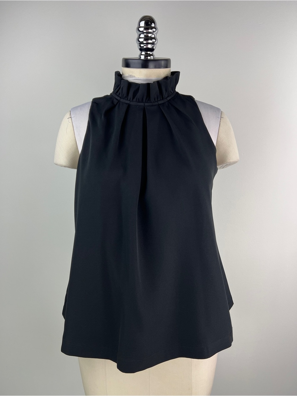 💚 3618. Black Ruffle Mock Neck Sleeveless Blouse